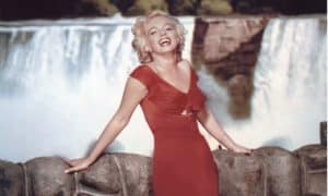 Marilyn Monroe on the set of Niagara