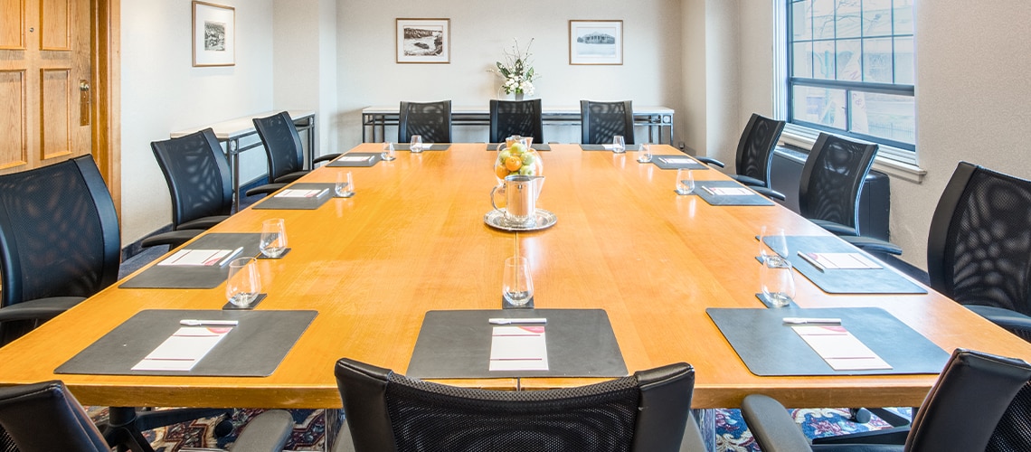 Crowne Plaza Niagara Falls - Lobby Boardroom